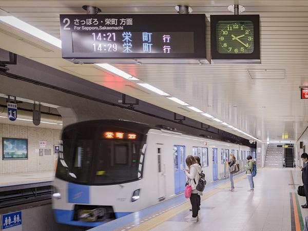 画像：札幌市交通局様 札幌市営地下鉄東豊線 旅客案内表示システム